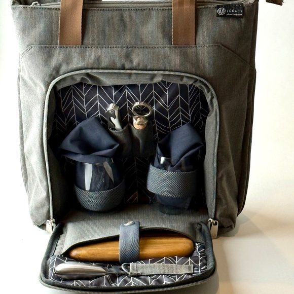 NWT Legacy - Sonoma Wine and Cheese Tote - Service for Two - Picture 1 of 4